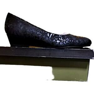 Trotters Lauren Black Floral Design Wedge Heel 10 SS